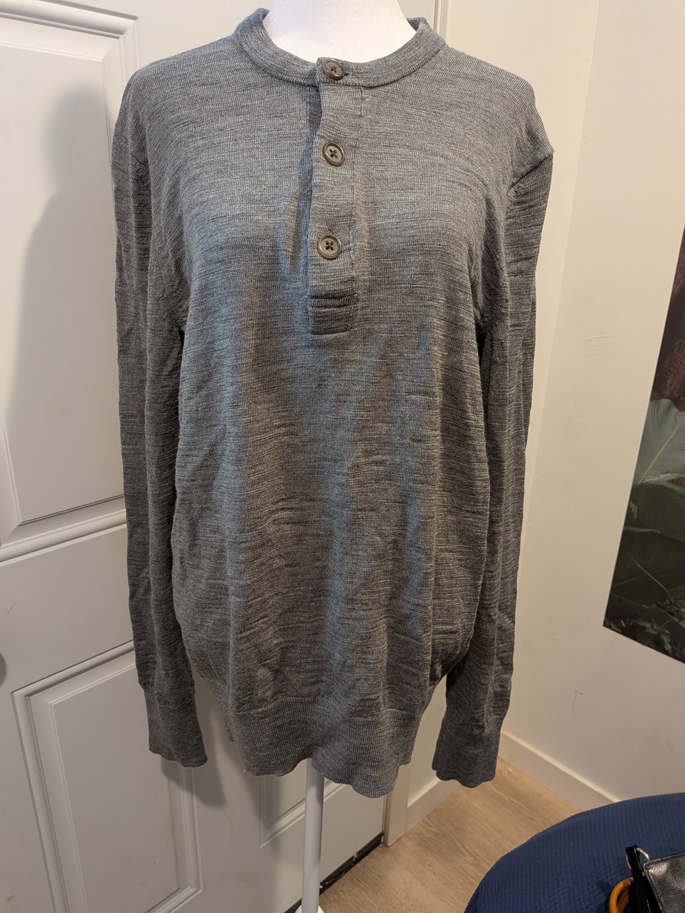 Banana Republic Men's Gray Henley Knit Pullover